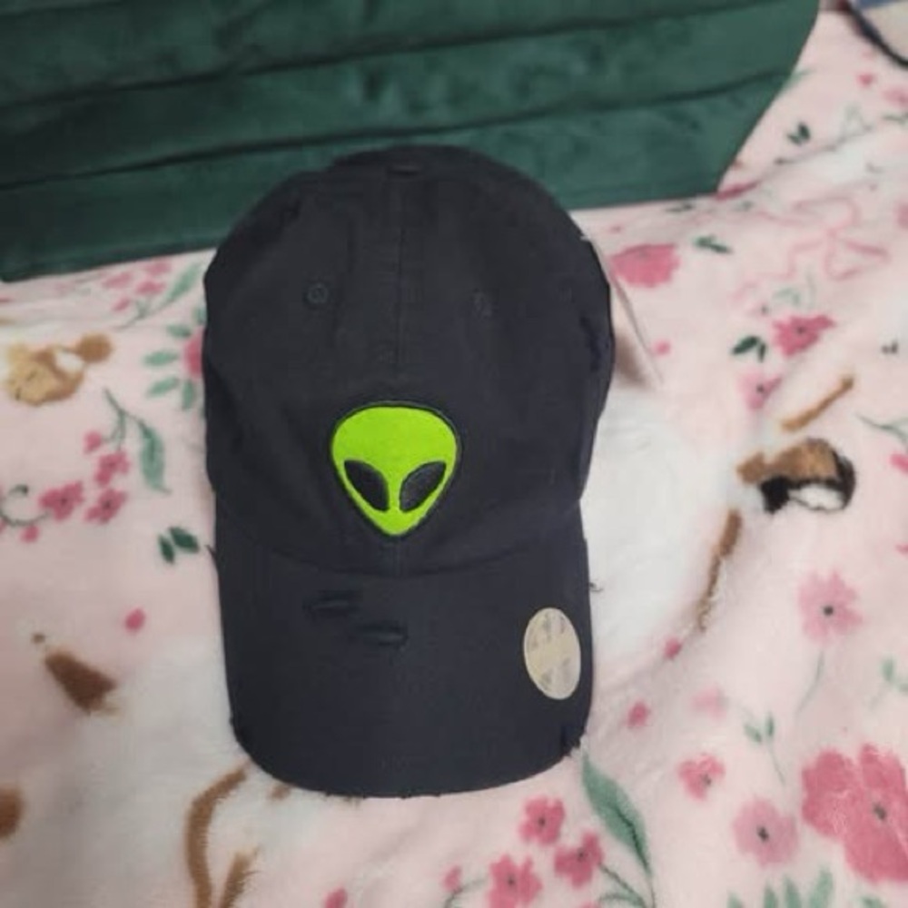 NWT KBETHOS Alien Distressed 6 Panel Hat Black KBSV-042V-196